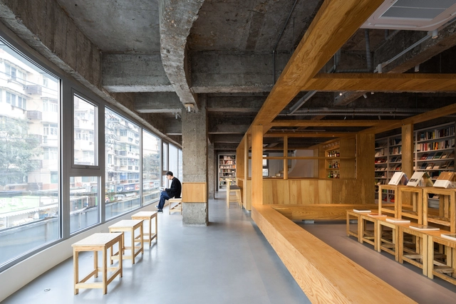 拱廊计划文化空间 / MOU 建筑工社 - 室内图, 餐厅酒吧室内设计, 梁, 门, 表皮, 桌子, 椅子