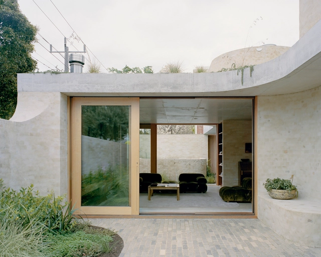 Mary Street House / Edition Office - Exterior Photography, Houses, Courtyard, Facade, Table, Bench