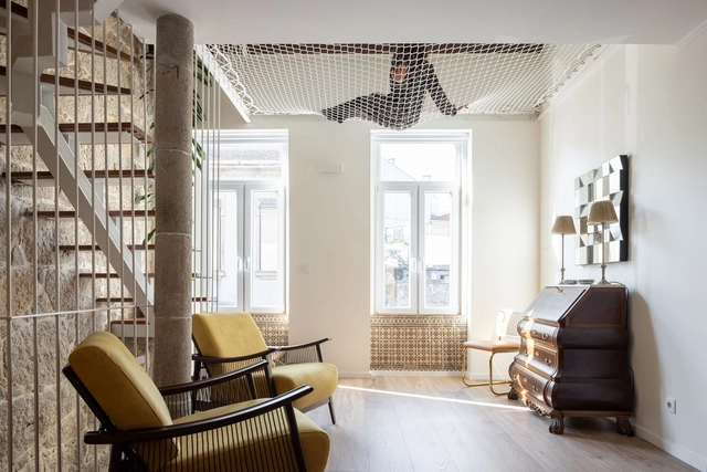 Casa da Rua do Cunha / Maria Almeida | Arquitetura - Fotografia de Interiores, Renovação, Porta, Viga, Cadeira, Mesa