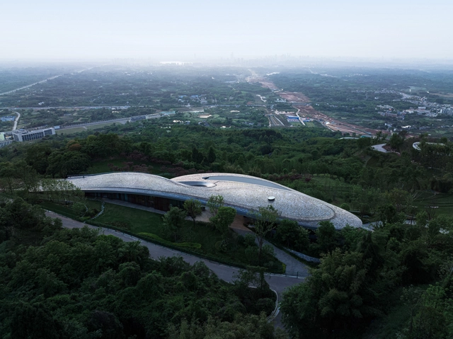 Longquan Mountain Observatory / BUZZ/ Büro Ziyu Zhuang - Exterior Photography, Restaurant & Bar Interiors