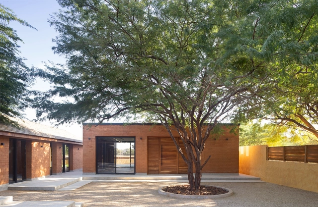 Complexo Residencial Aerys / Atelier Kalm - Fotografia de Exterior, Residencial, Aido, Fachada, Porta