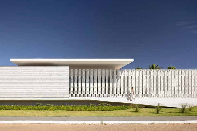 Casa de ladrillo blanco / BLOCO Arquitetos - Fotografía exterior, Casas, Fachada