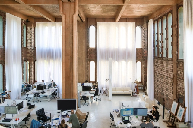 La Fábrica de Ricardo Bofill: una mezcla de pasado y presente - Imagen Principal