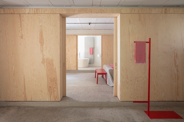 Casa Strawen / l'atelier Nomadic Architecture Studio + Devspace - Fotografia de Interiores, Em Detalhe, Dormitório, Porta, Fachada, Cadeira, Mesa, Cama