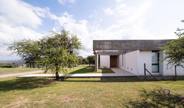 Causana House / ODA - Oficina de Arquitectos Lanzone - Gabarro - Exterior Photography, Houses, Garden, Facade, Door