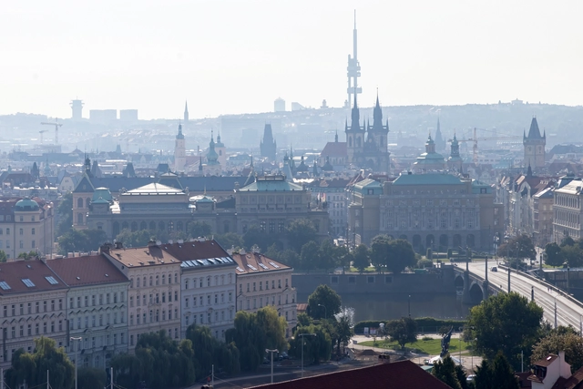 El "Diario de Praga" del fotógrafo de arquitectura Iwan Baan muestra una versión cruda y sin editar de la ciudad - Imagen Principal