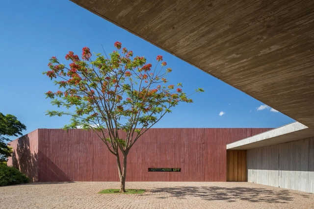 The Impact of Pigmented Concrete in Latin American Residential Architecture - Featured Image
