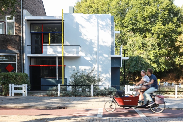 El mito de la arquitectura blanca: cómo los arquitectos de la modernidad usaron el color - Imagen Principal