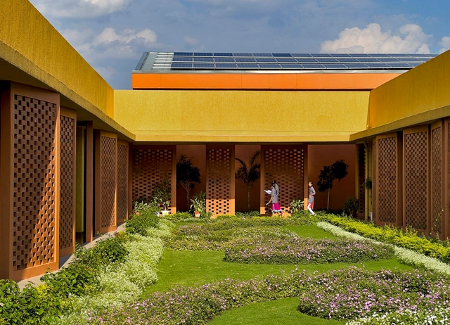 Centro de Capacitação Vocacional Ecove / SEZA Architects & Interior Designers - Fotografia de Exterior, Edifícios Institucionais, Jardim, Fachada