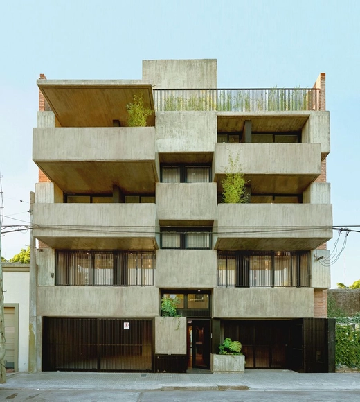 Edificio Gabbro Refinería / Ambrosioni Balparda Arquitectos - Fotografía exterior, Apartamentos, Fachada, Puerta