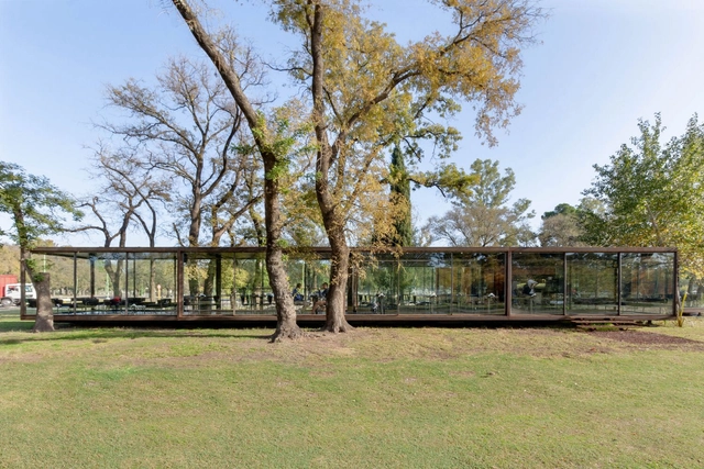Pabellón en el Parque de Mayo / BRA - Bernardo Rosello Arquitectura - Fotografía exterior, Instalaciones Y Estructuras, Jardín, Cierros