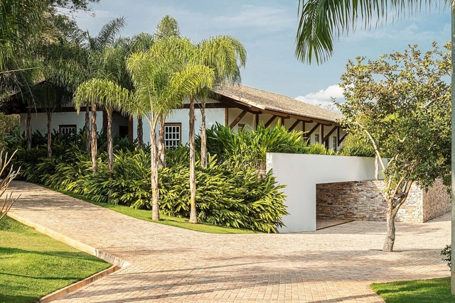Fazenda Pará de Minas / Ângela Roldão Arquitetura - Fotografia de Exterior, Casas, Jardim, Fachada, Porta