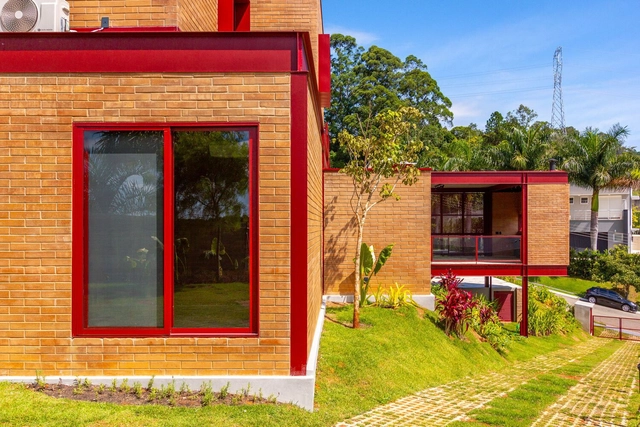 El color en las estructuras y los cerramientos: aplicaciones en la vivienda contemporánea latinoamericana - Imagen Principal