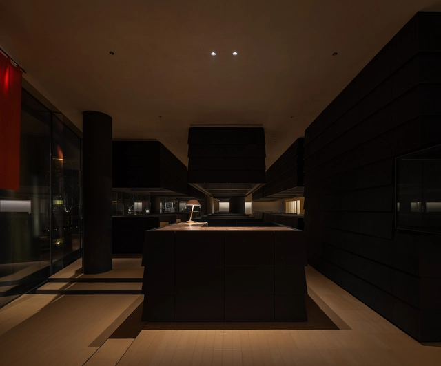 “围绕炭火而食”的日式餐厅  / Office AIO - 室内图, 餐厅