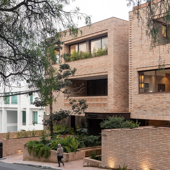 Torre Bonica / Diez + Muller Arquitectos + Arq. Álvaro Borrero - Fotografía exterior, Residencial, Patio interior, Fachada