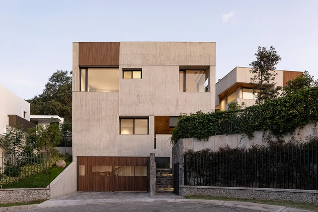 Fragmento House / Diez + Muller Arquitectos - Exterior Photography, Houses, Facade, Door
