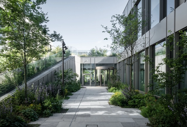Steno Diabetes Center Copenhagen / Vilhelm Lauritzen Architects + Mikkelsen Architects + STED - Fotografía exterior, Hospital, Jardín, Fachada