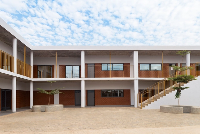 Cité Scolaire Internationale – Campus Ngor / Atelier Kalm - Fotografia de Exterior, Escolas, Fachada, Porta