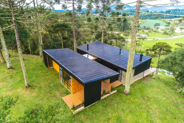 Vivenda das Araucárias / Alexandra Lima Demenighi + Rodrigo Vargas Souza - Fotografia de Exterior, Casas, Jardim, Porta, Floresta