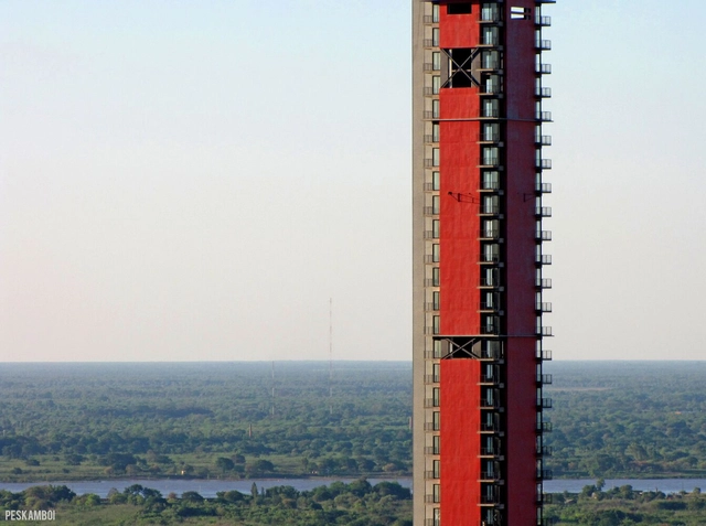Torre de plantas libres ICONO / Arquitecto Carlos a Jiménez + EST arquitectura SRL - Fotografía exterior, Residencial