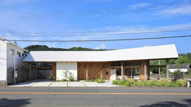 Anandah Café and House / Takeshi Ishiodori Architecture - Exterior Photography, Residential, Door, Facade
