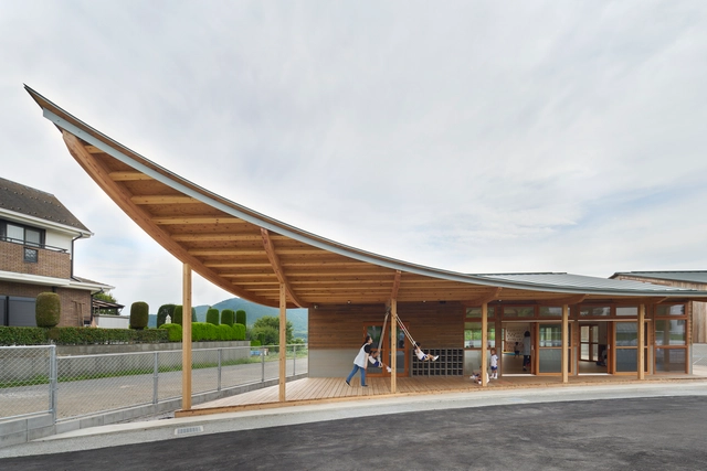 Guardería Tsukuigaoka / Naf Architect & Design - Fotografía exterior, Kindergarten, Fachada, Cierros