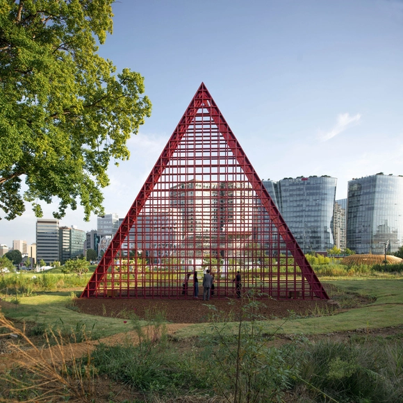 Pabellón PAIR / Pezo von Ellrichshausen - Fotografía exterior, Instalaciones Y Estructuras, Jardín, Fachada, Arco
