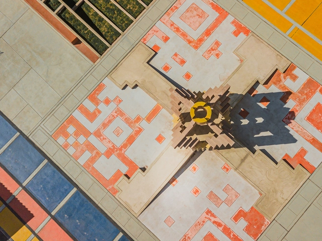 Portal del Tiempo en Juliaca, Perú: entre la arquitectura inca y los códigos modernos de la globalización - Imagen Principal