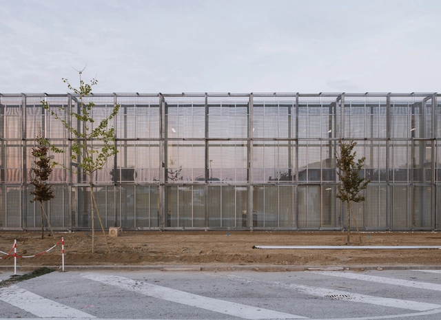 Edificio de oficinas en Italia / Studio Alvise Stramare - Fotografía exterior, Edificio De Oficinas, Cierros, Fachada