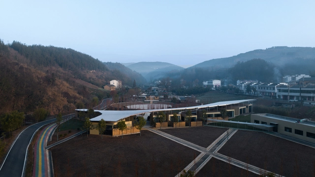 Restaurante de banquetes da família Wufu Shanshui Dragon / Describing Architecture Studio - Fotografia de Exterior, Restaurante