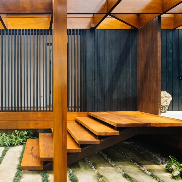 The Symbolism of Yakisugi: Explore the Beauty and Durability of this Wood in Contemporary Architecture - Featured Image