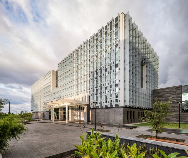 Embajada de EE.UU. en la Ciudad de Guatemala / The Miller Hull Partnership - Fotografía exterior, Embajada, Fachada