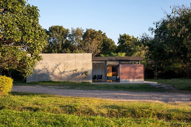 Oficinas Molcruz / DB Estudio de Arquitectura - Fotografía exterior, Edificio De Oficinas, Jardín, Puerta, Fachada