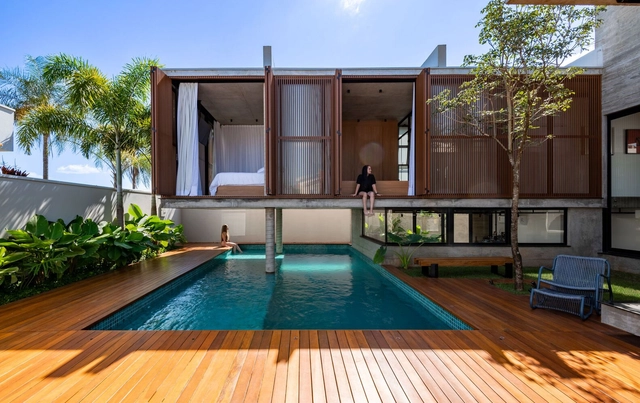 Patio House / Caio Persighini Arquitetura - Exterior Photography, Houses, Courtyard, Facade, Door, Chair