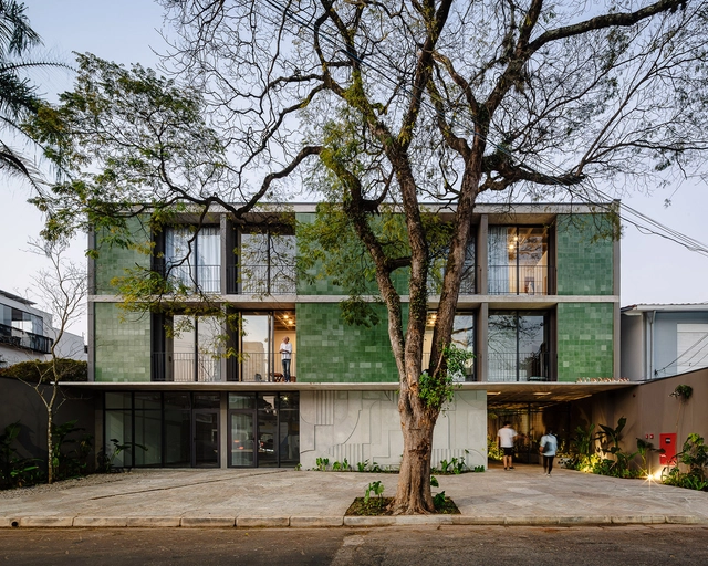 Edifício Tico Indiana / Terra e Tuma Arquitetos Associados - Fotografia de Exterior, Apartamentos, Fachada, Porta