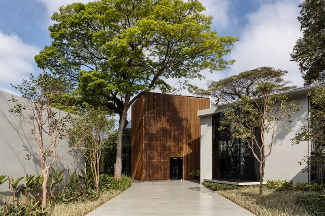 Roca São Paulo Gallery / Fernanda Marques Arquitetos Associados - Fotografia de Exterior, Galeria, Jardim, Fachada, Porta, Arco