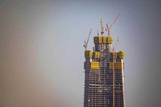 Construção do arranha-céu mais alto do mundo é retomada após 5 anos parada - Imagem de Destaque