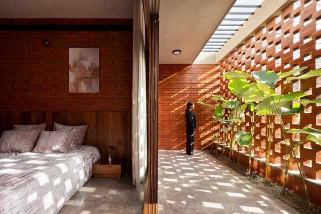 Balancing Function and Aesthetics: Incorporating Natural Light and Ventilation in Facades - Featured Image