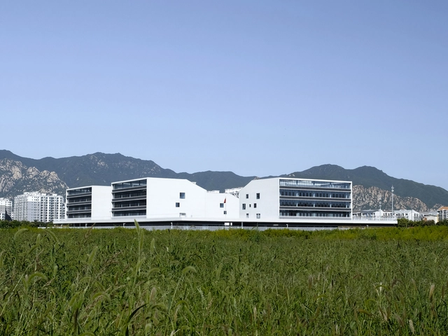 北京市育英学校科学城学校 / 北京市建筑设计研究院 - 建筑图, 中小学校, 围栏, 表皮