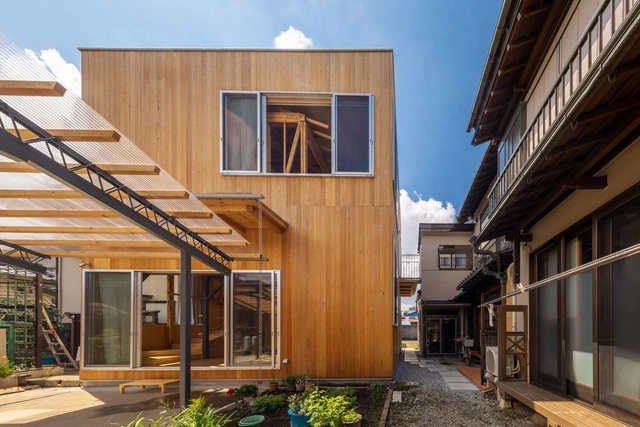 父与子之家 / Unemori Architects - 建筑图, 更新项目, 庭院, 表皮, 门, 扶手, 梁