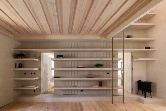 House on the City Walls / PAr Plataforma de ARquitectura + Rita Alves M arch - Interior Photography, Houses, Beam, Closet