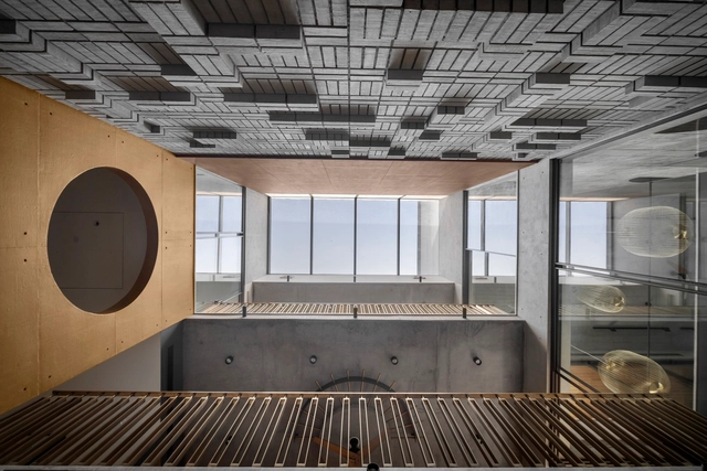 33 Open Homes With Multiple Stories Across a Vertical Open Plan - Featured Image