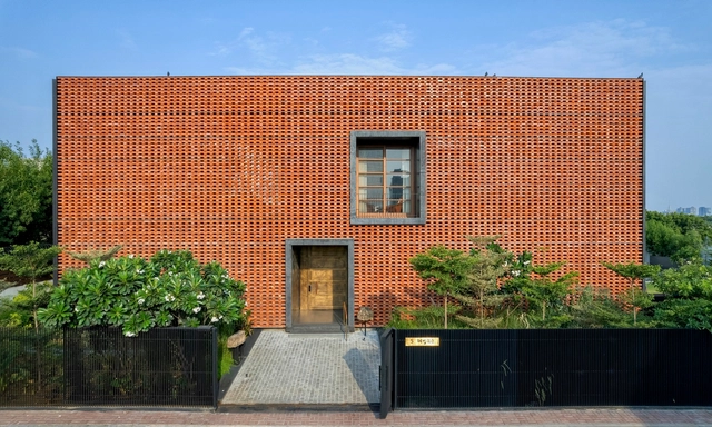 Casa Ishtika / SPASM Design Architects - Fotografía exterior, Casas, Fachada, Puerta