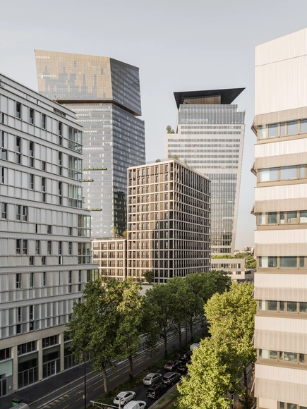 Le Berlier, la torre de madera de 50 metros de altura diseñada por Moreau Kusunoki, abre sus puertas en París - Imagen Principal