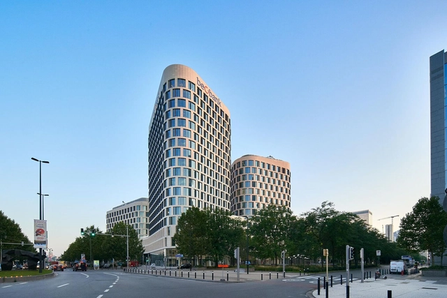 Quatuor Building / Jaspers-Eyers Architects - Exterior Photography, Retail , Facade, Arch, Cityscape