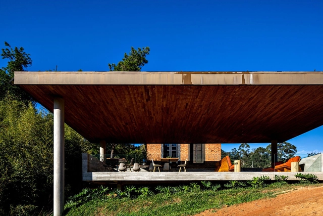 Ampliação da Área de Lazer da Fazenda Tulha da Grama / Luiz Paulo Andrade Arquitetos - Fotografia de Exterior, Remodelação, Fachada, Viga, Mesa