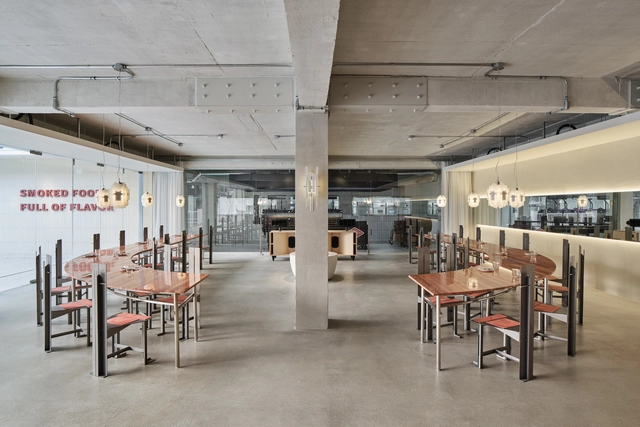 Restaurante y bar Slowyard BBQ / Indiesalon - Fotografía interior, Restaurant, Mesas, Sillas