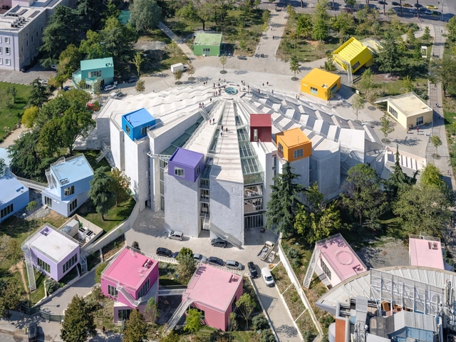 Pirâmide de Tirana / MVRDV - Fotografia de Exterior, Outros Edifícios, Urbano