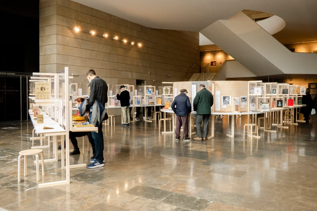 Biblioteca efímera de llibrets de falla / ALTRE - Fotografía interior, Bibliotecas, Mesas, Sillas