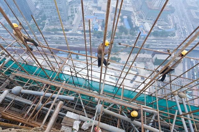 Dominando a arte da construção: aprendendo com os pedreiros - Imagem de Destaque